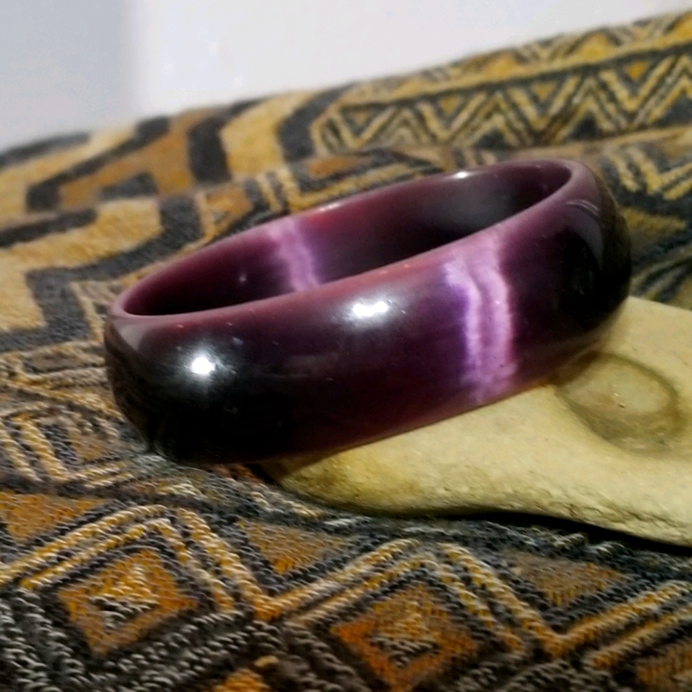VintageTranslucent  Purple Cat's Eye Glass Bangle